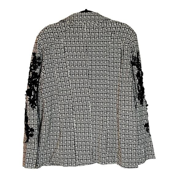 CHICO’S blazer size 3 large black white lace appliqué on arms - Picture 5 of 14